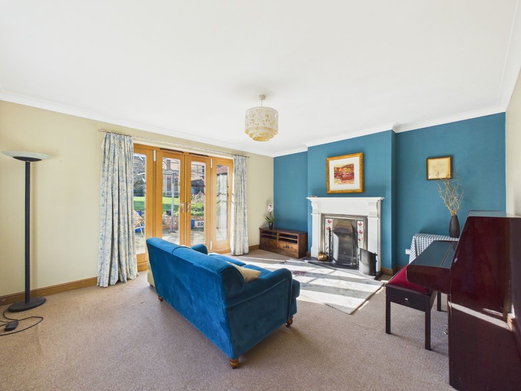 Property photo 3 of 18 4666385