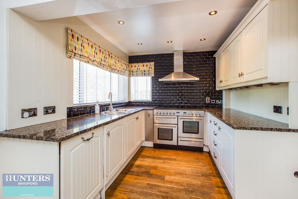 Property photo 2 of 27 23_Dean_Beck_Avenue_017.Jpg