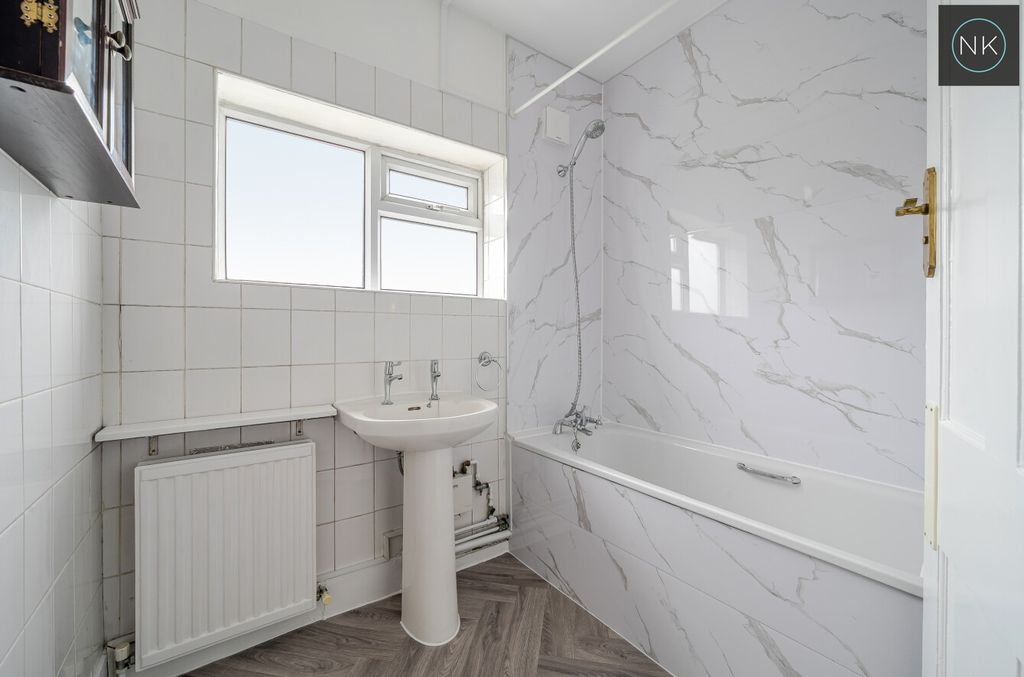 Property photo 2 of 29 4993024