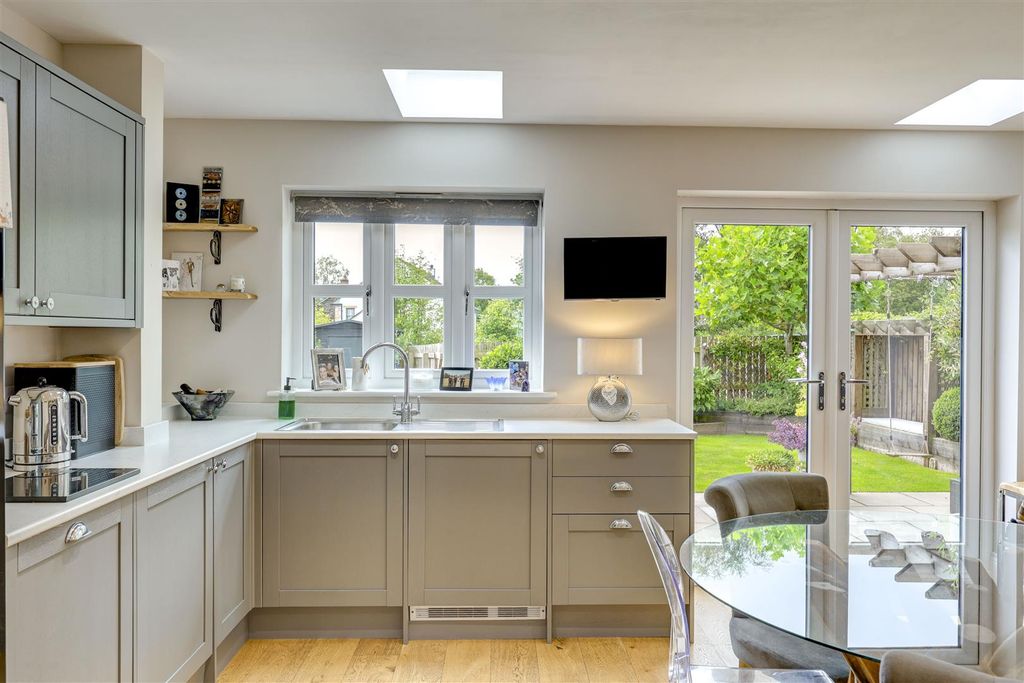 Property photo 3 of 26 Kitchen Diner