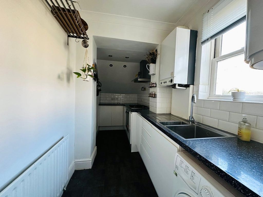 Property photo 3 of 21 Picture 3