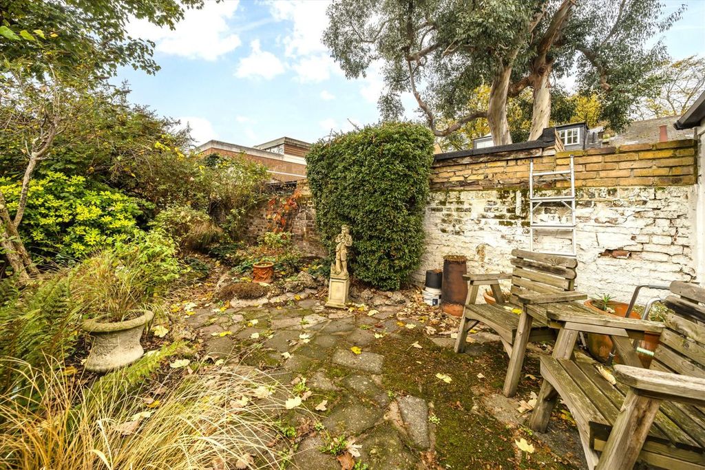 Property photo 3 of 8