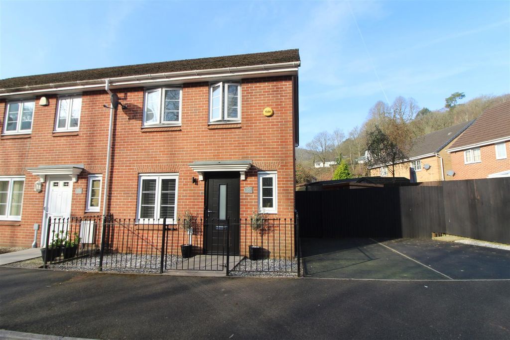 Property photo 1 of 40 Outside