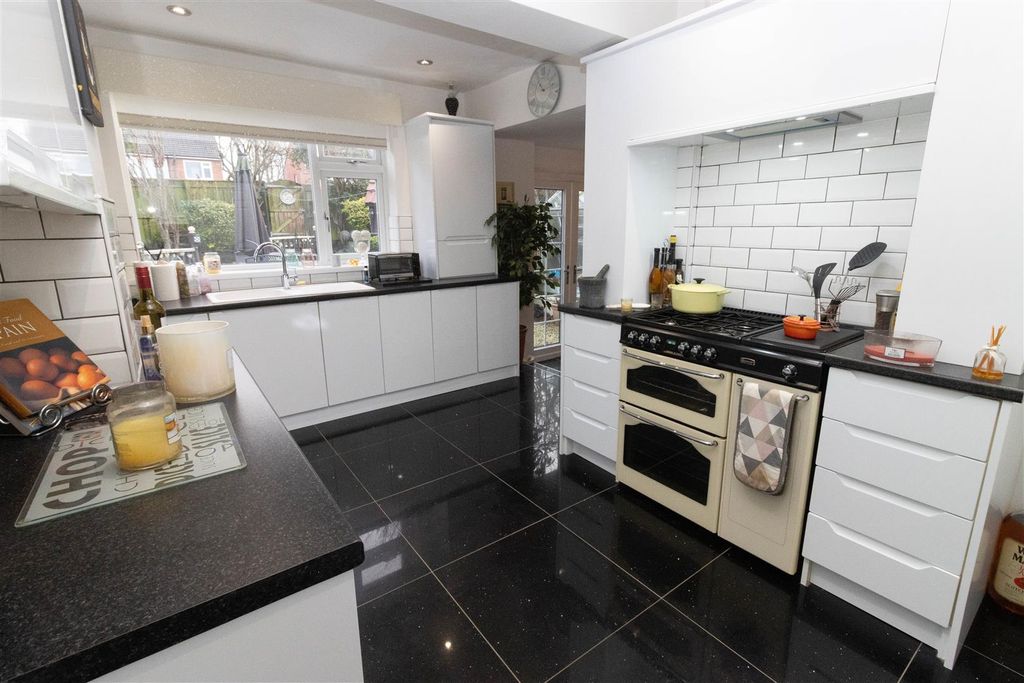 Property photo 2 of 22 Kitchen