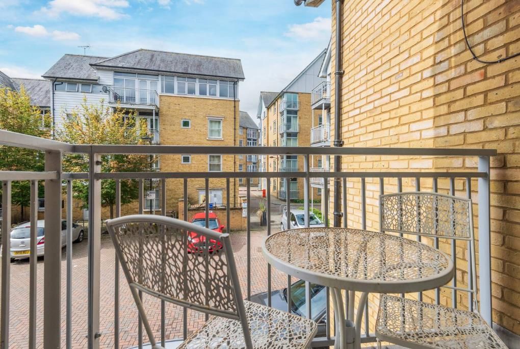 Property photo 3 of 15 40Bingbalcony.Png