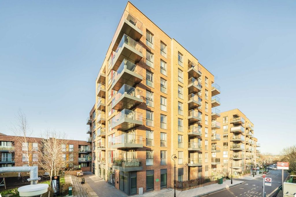 Property photo 1 of 8