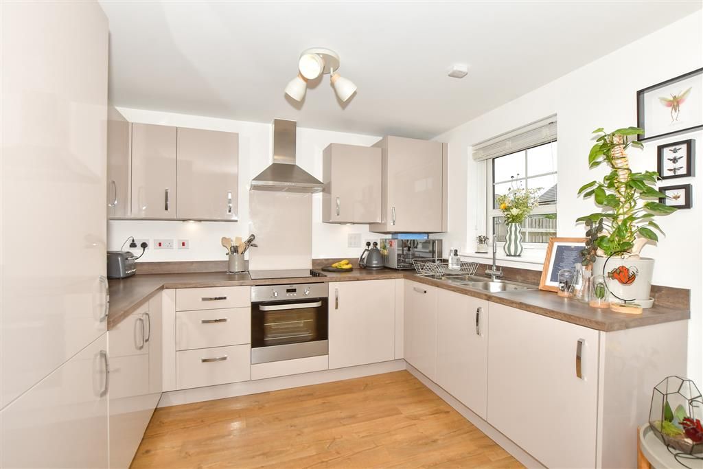 Property photo 1 of 10 Kitchen
