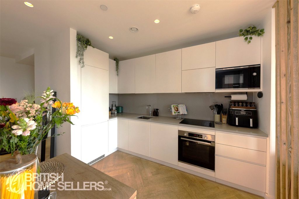 Property photo 2 of 10 Picture No. 15