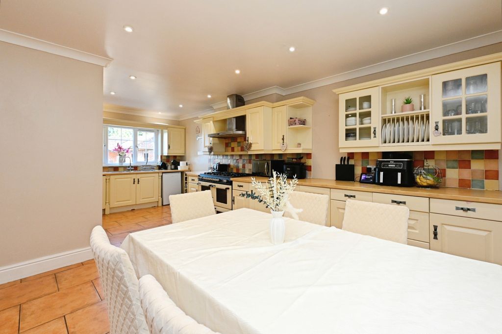 Property photo 3 of 17 Photography