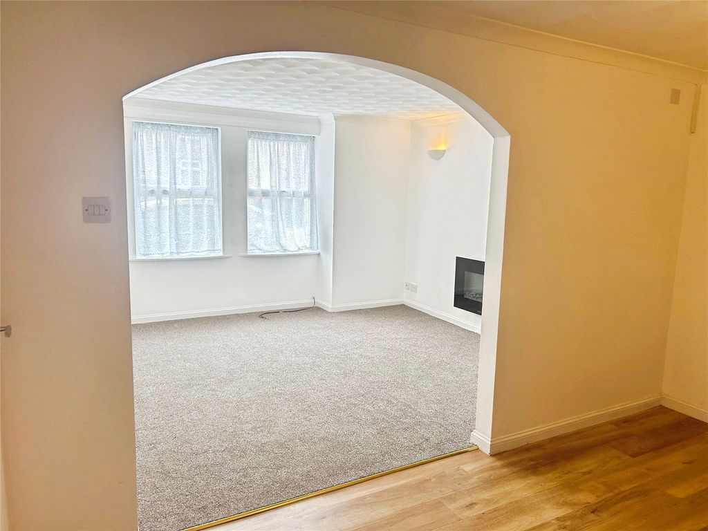 Property photo 3 of 11 Picture No. 02