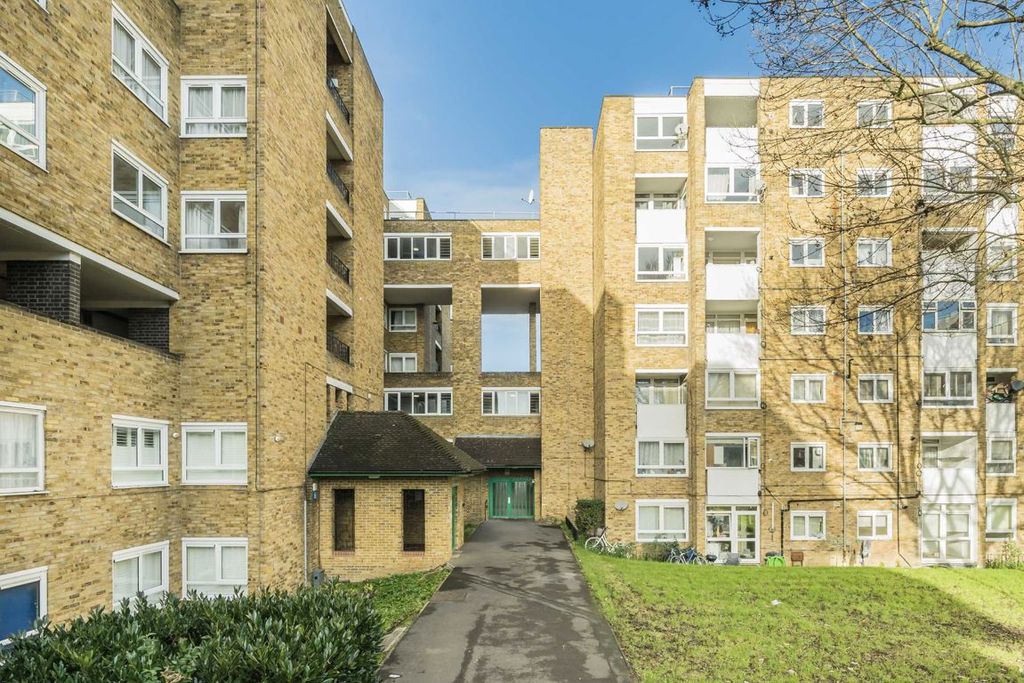 Property photo 1 of 9