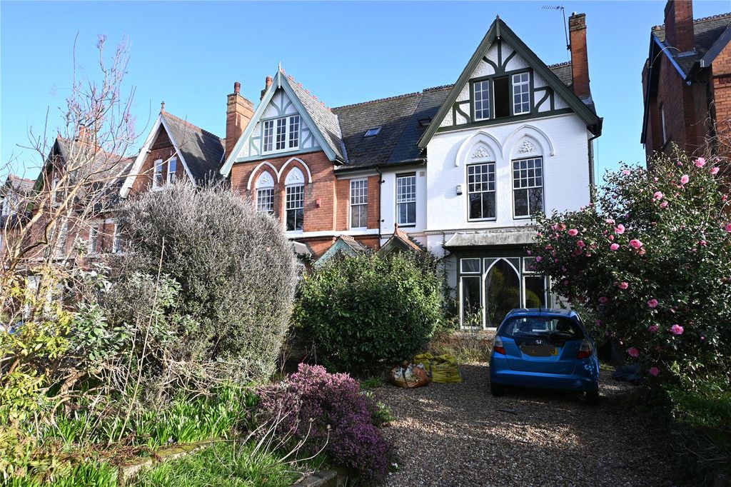 Property photo 1 of 32 Picture No. 34