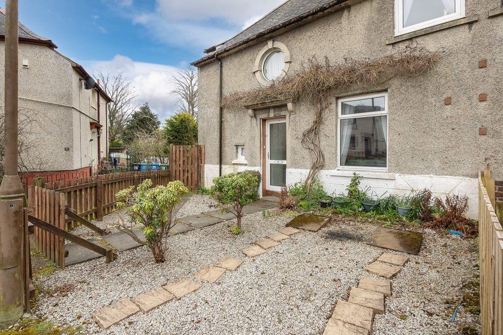 Property photo 2 of 25