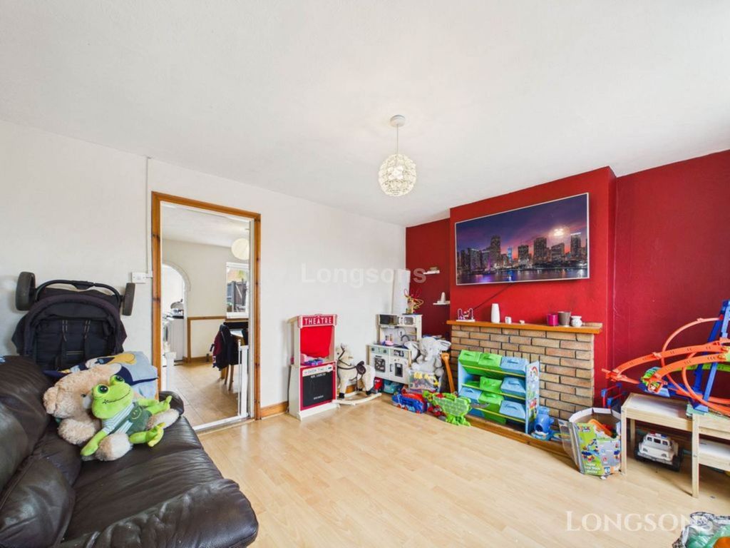 Property photo 2 of 12