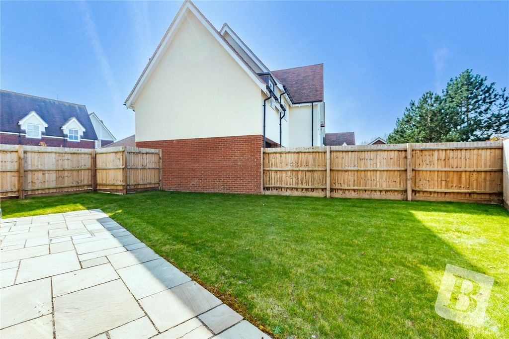 Property photo 3 of 13 Garden