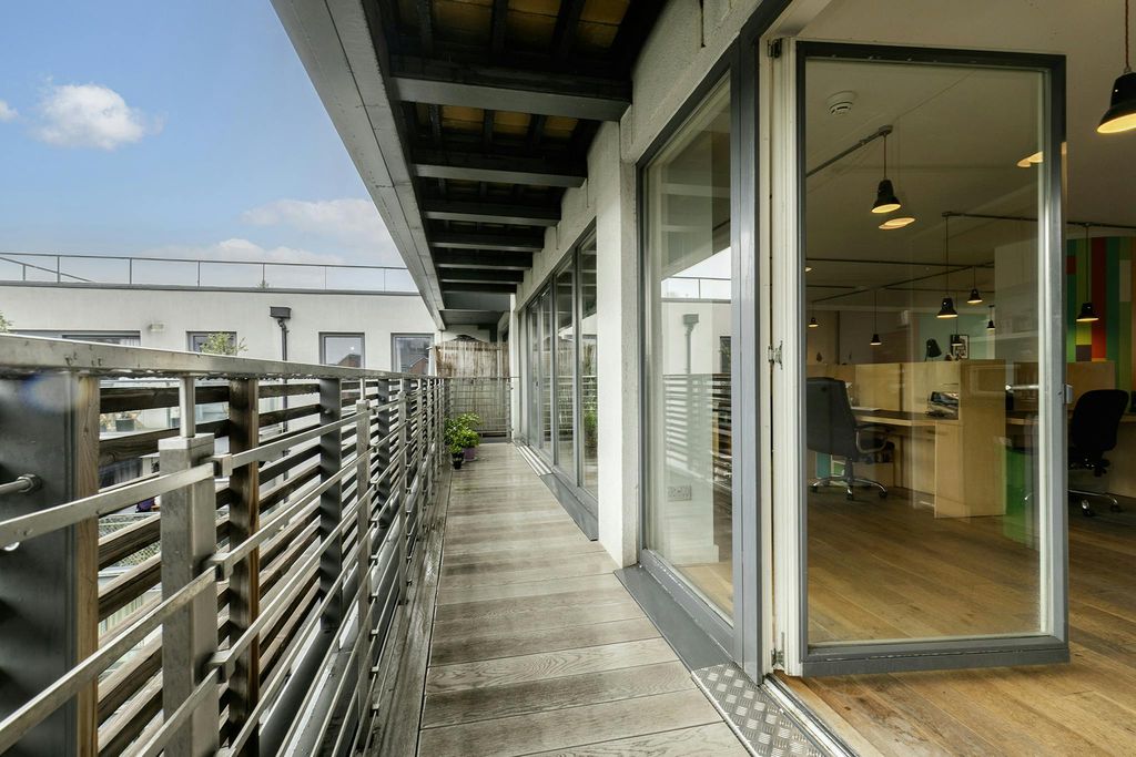 Property photo 3 of 6 Unit K Reliance Wharf -16.Jpg