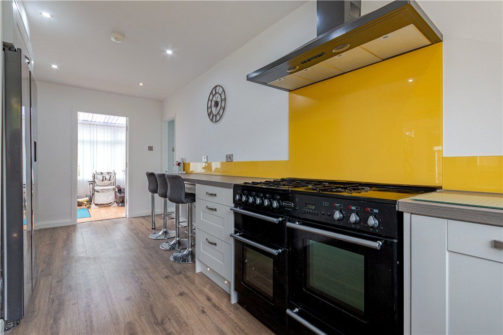 Property photo 3 of 23 Breakfast Kitchen