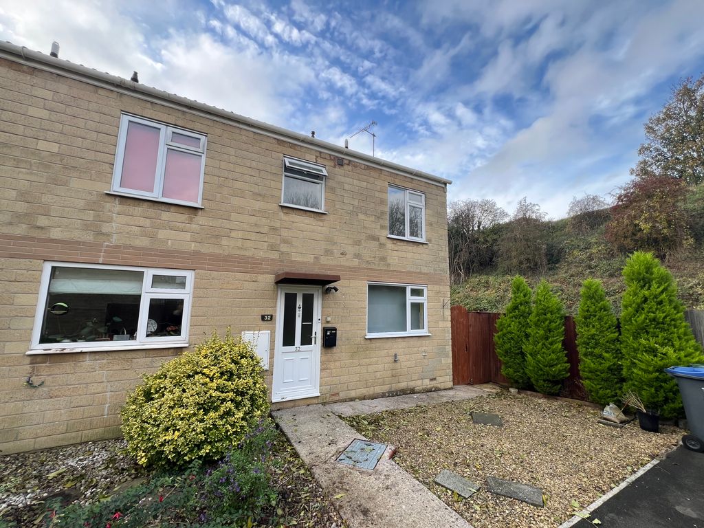 Property photo 1 of 9 Balcony