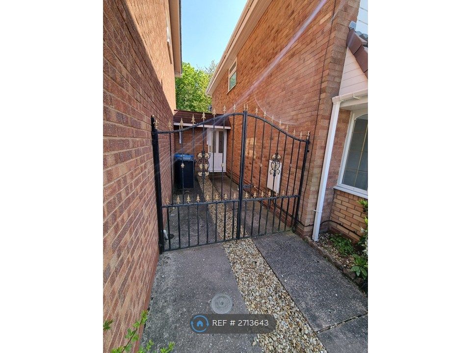 Property photo 3 of 23
