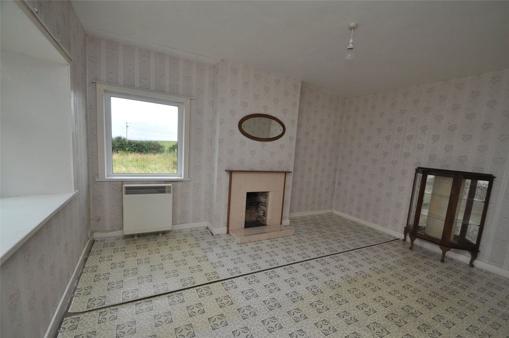 Property photo 2 of 17 Living Room