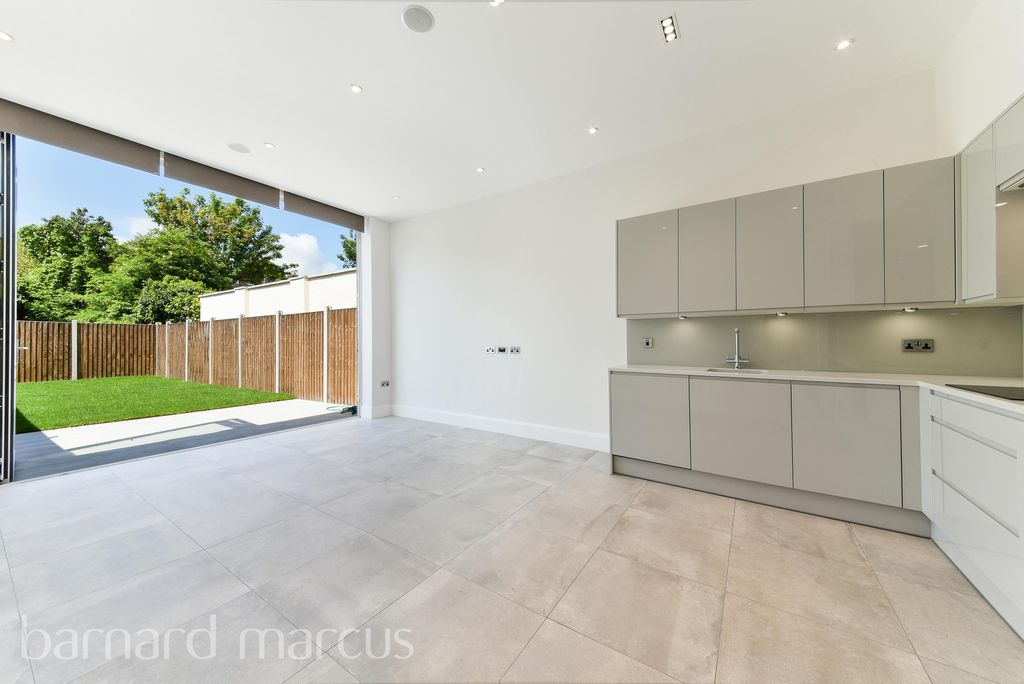 Property photo 1 of 12 Front