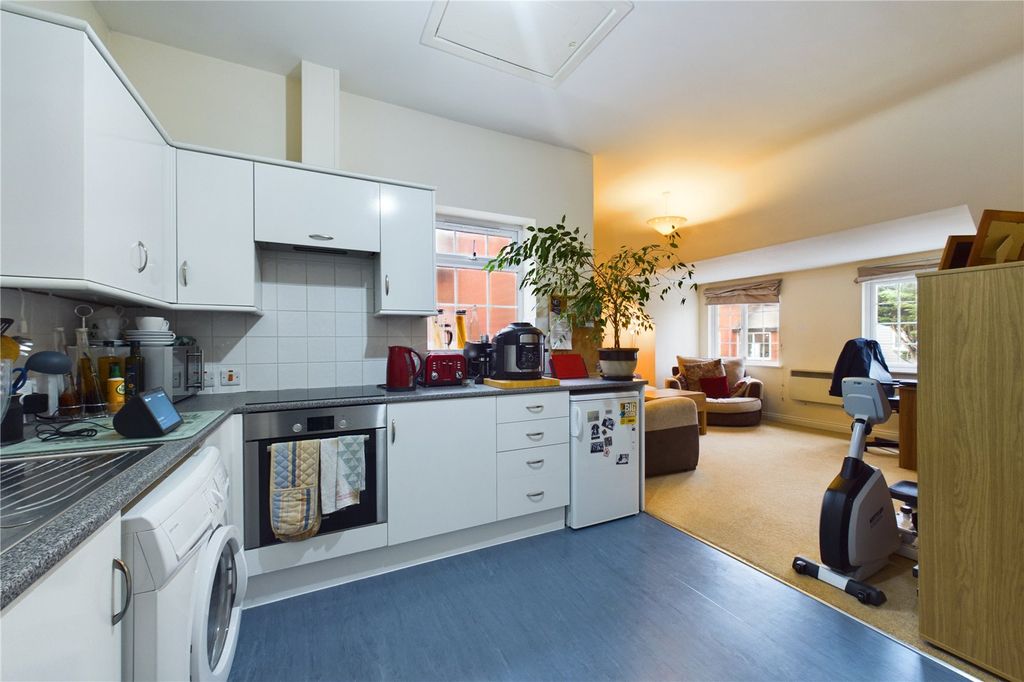 Property photo 3 of 8 Kitchen