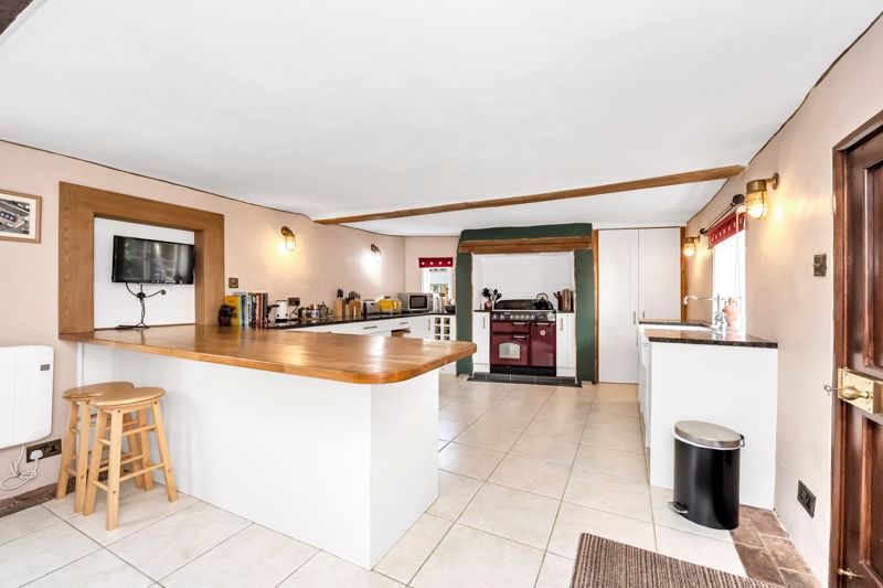 Property photo 3 of 40 Kitchen/Dining Room
