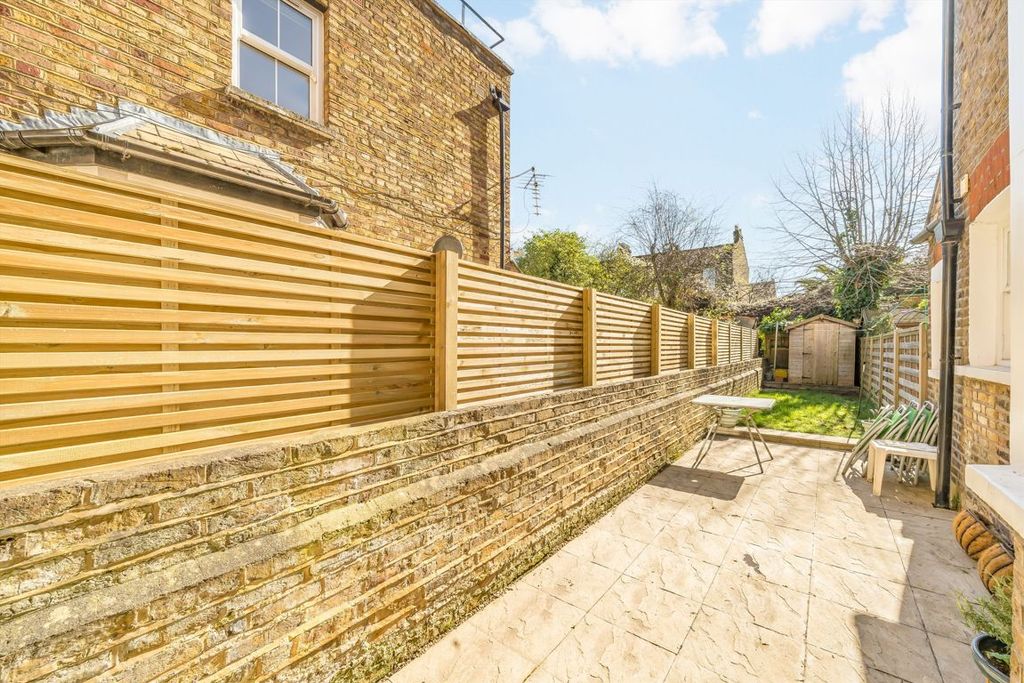 Property photo 2 of 6