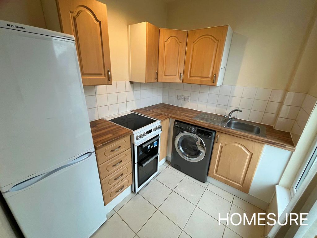 Property photo 3 of 6 559C736F-3635-4EE2-9150-Ca8C37D51A44