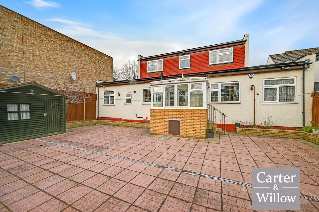 Property photo 2 of 22