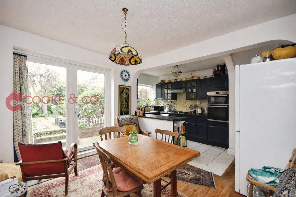 Property photo 3 of 16