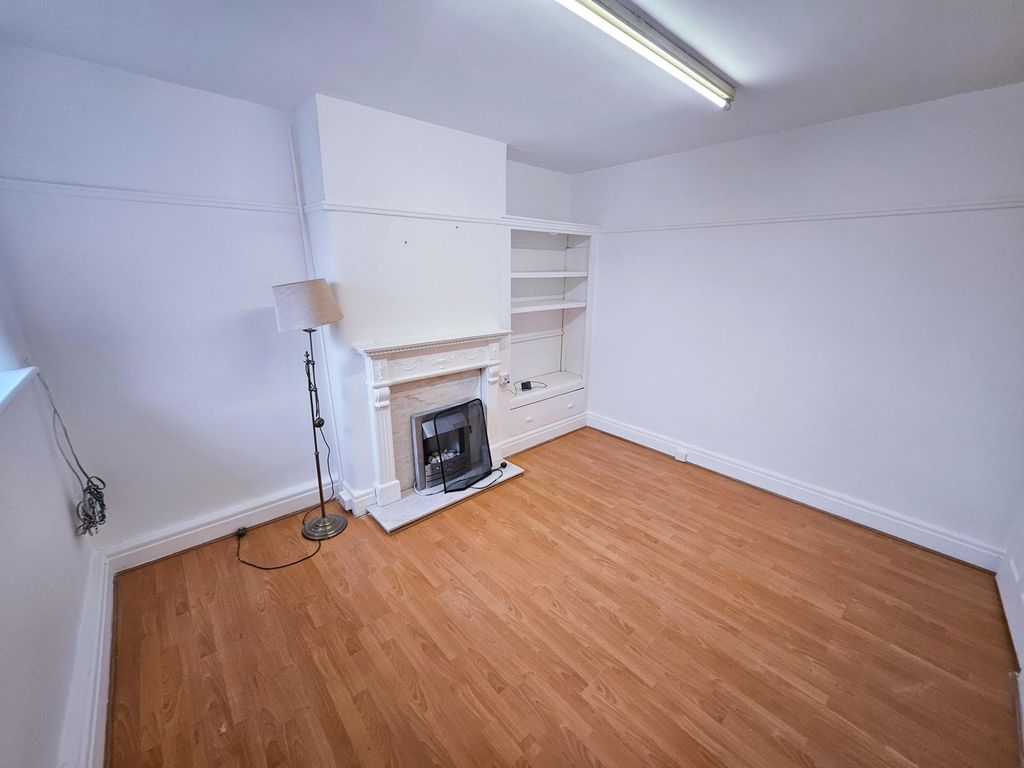 Property photo 2 of 16 Image