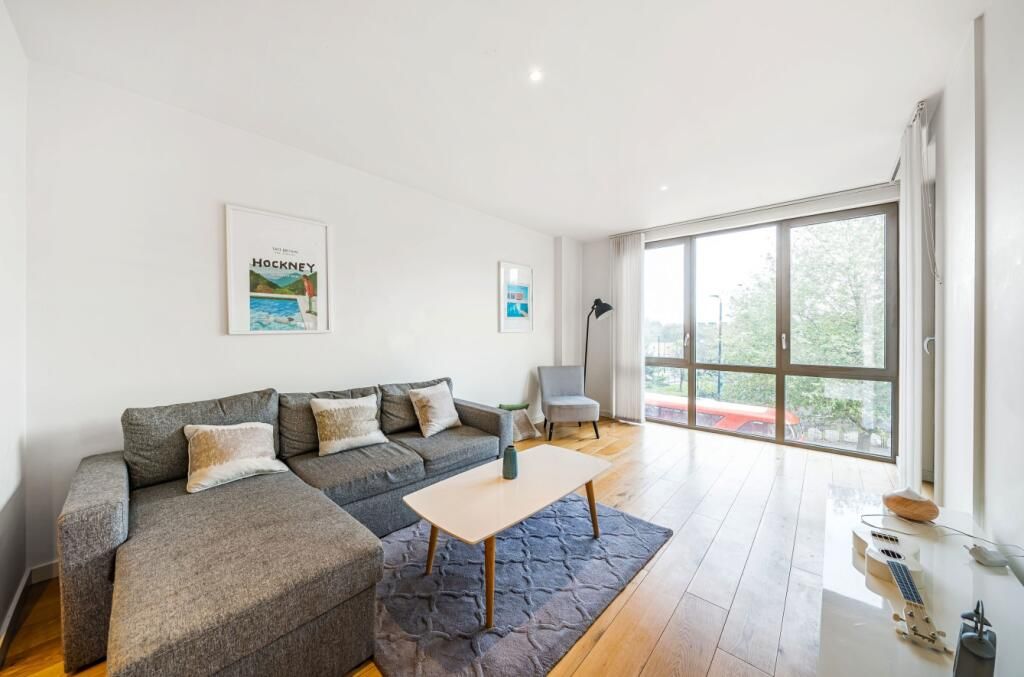 Property photo 2 of 17 Gallery