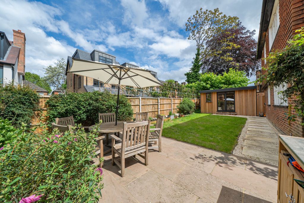 Property photo 1 of 12 1451483-9-69Fb5F7...