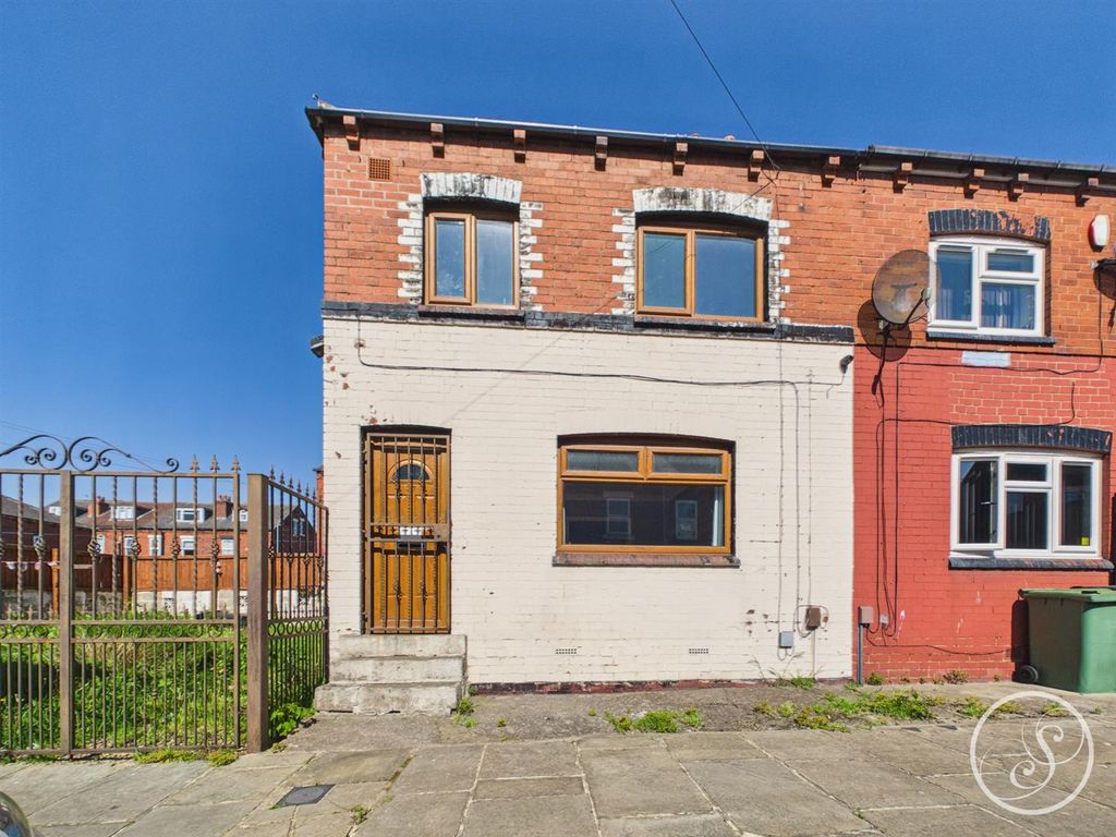 Property photo 1 of 13 External