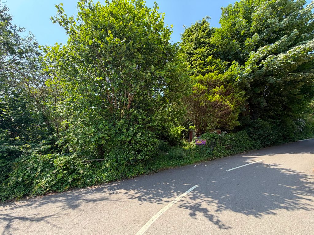 Property photo 2 of 5