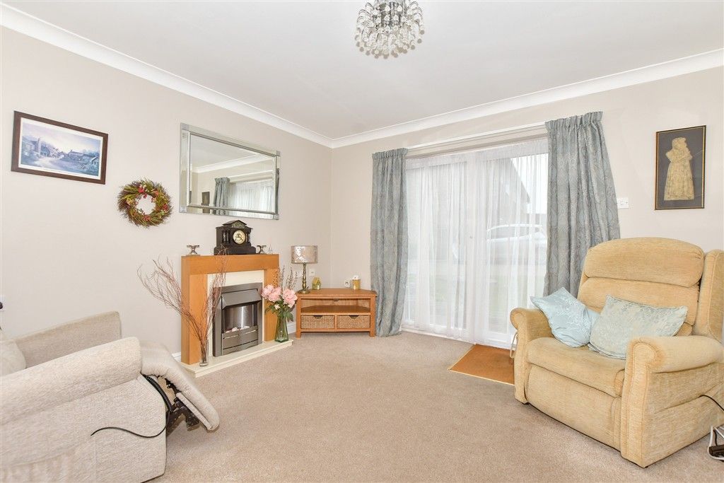 Property photo 1 of 3 Lounge