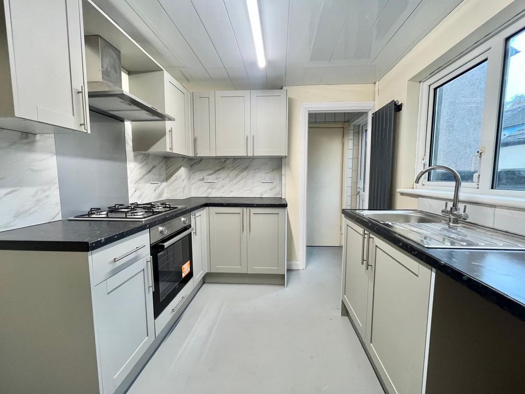 Property photo 2 of 12 View