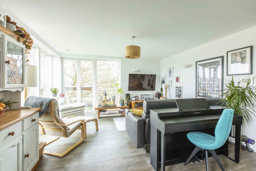 Property photo 3 of 18 Image 3