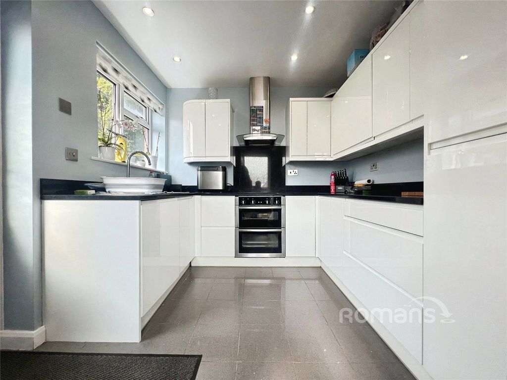 Property photo 3 of 18 Picture No. 15