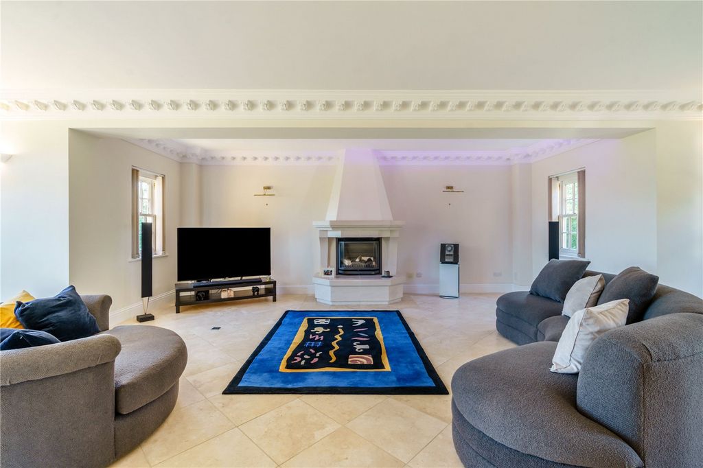Property photo 2 of 25 Drawing Room