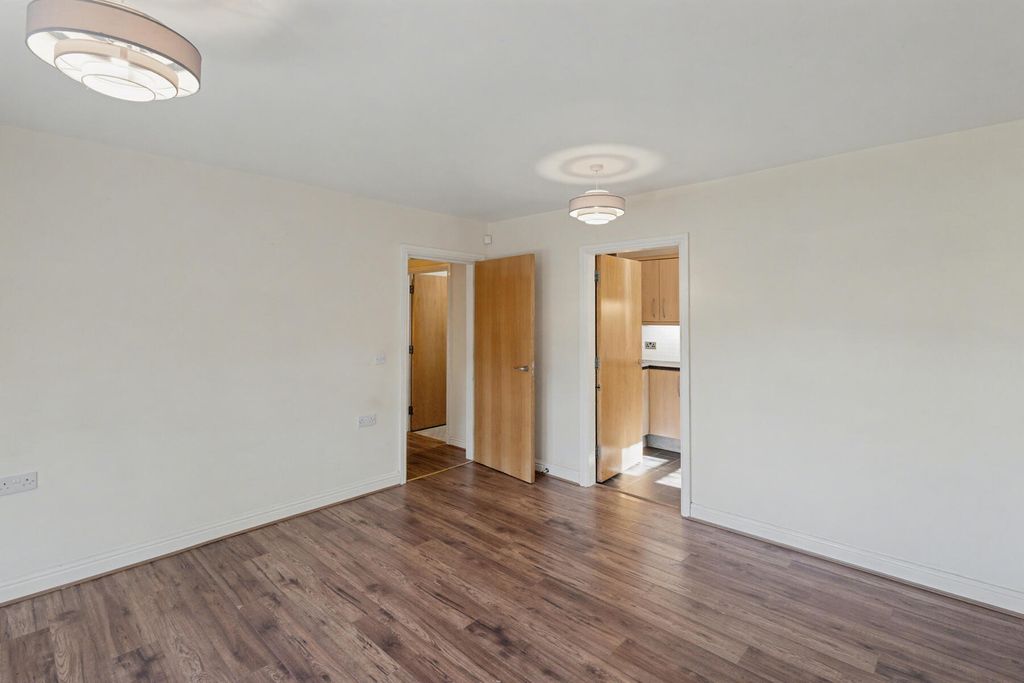 Additional image 4 of 2 bed flat for saleOld School Gardens, 55 Woodhead Road, Huddersfield HD4