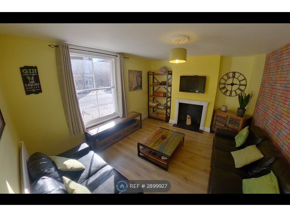 Property photo 3 of 12 Bright Lounge