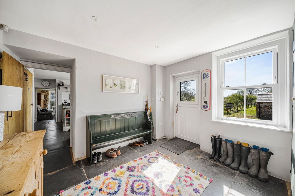 Property photo 3 of 36