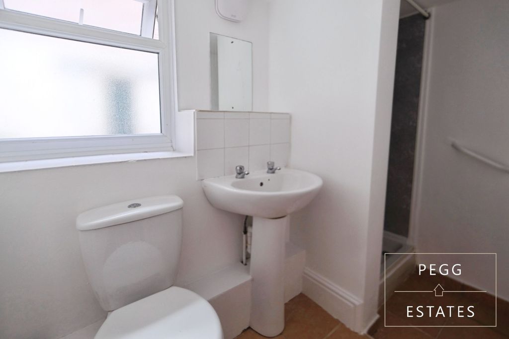 Property photo 2 of 35