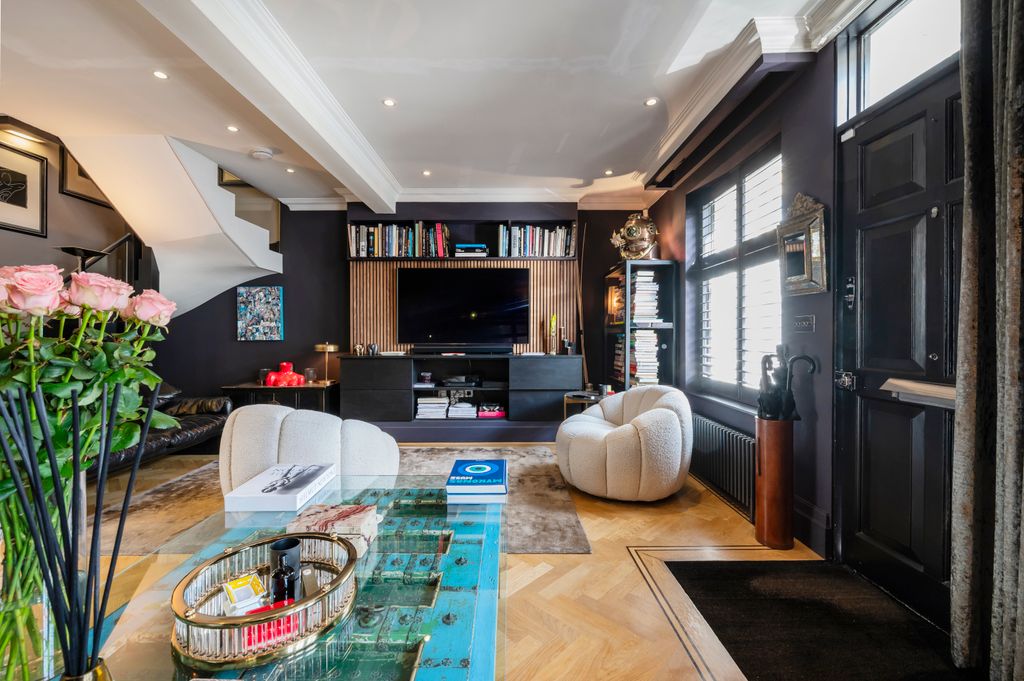 Property photo 1 of 9