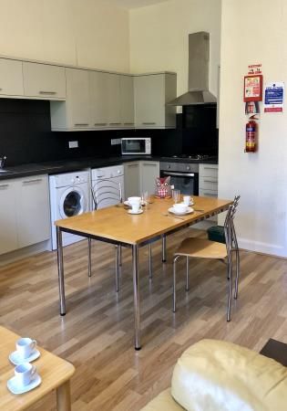 Property photo 3 of 7 Kitchen