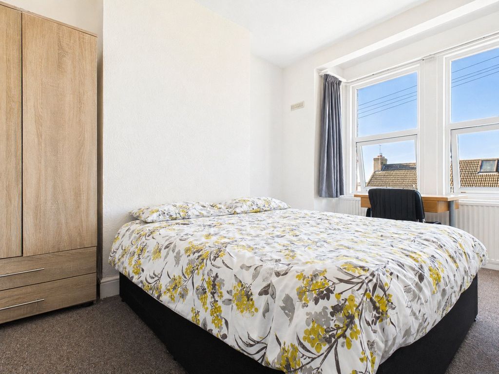 Property photo 1 of 11 Bedroom