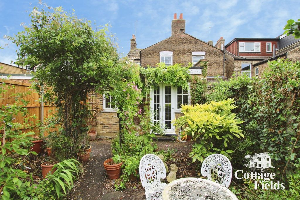 Property photo 3 of 24