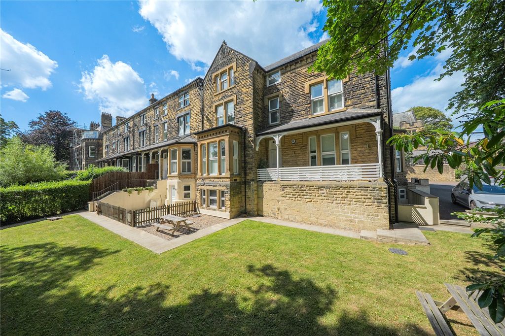 Property photo 2 of 19 Picture No. 21